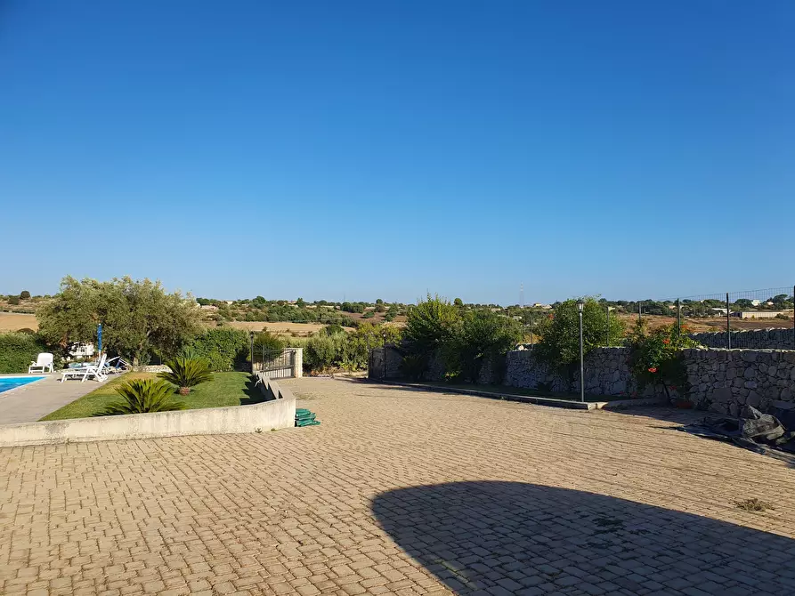 Immagine 12 di Villa in vendita  a Modica