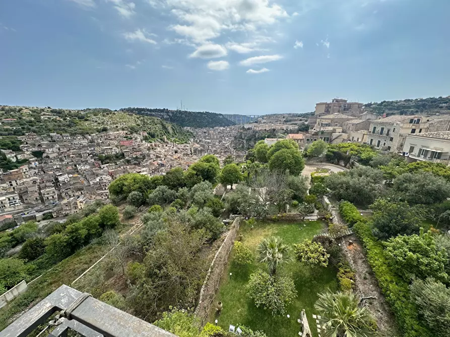 Immagine 18 di Appartamento in vendita  in VIA FONTANA 64 a Modica