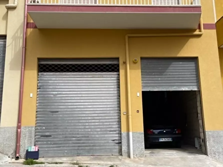 Immagine 11 di Appartamento in vendita  in VIA LORETO GALLINARA a Modica