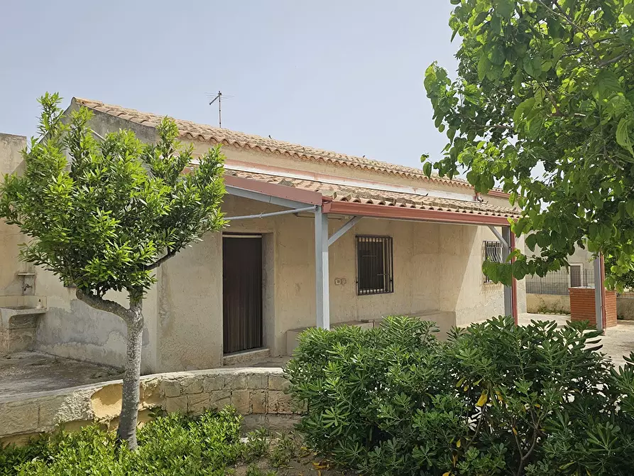 Immagine 3 di Villa in vendita  in Via del Gorgo Salato 481 a Ispica