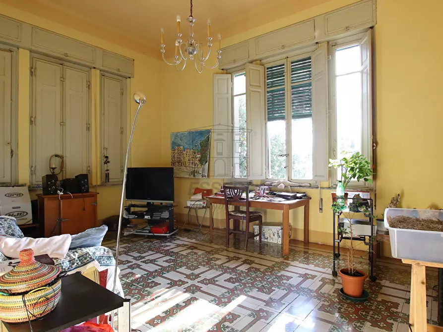 Immagine 13 di Villa in vendita  a Lucca