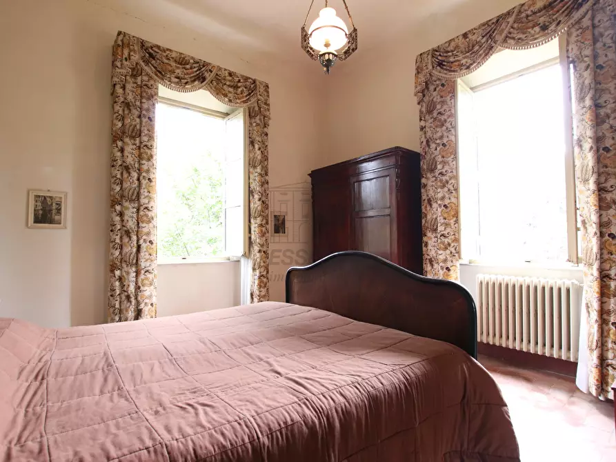 Immagine 59 di Villa in vendita  in via di montecatino a Lucca