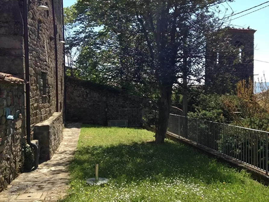 Immagine 86 di Rustico / casale in vendita  in Via di matraia a Lucca