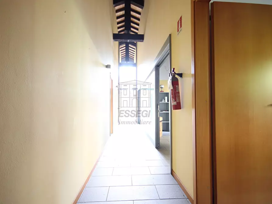 Immagine 5 di Ufficio in vendita  in Traversa II Via Luporini 3 a Lucca