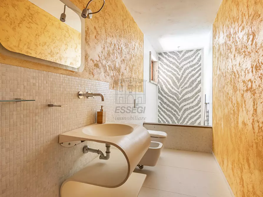 Immagine 28 di Villa in vendita  in Via dei Pellegrini a Lucca