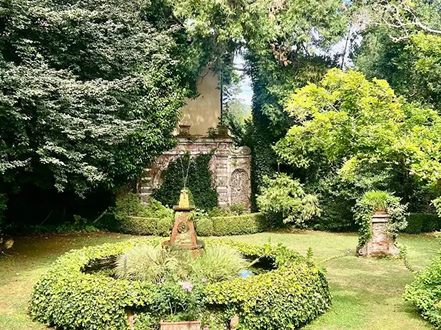 Immagine 3 di Villa in vendita  in Via di Vorno a Capannori
