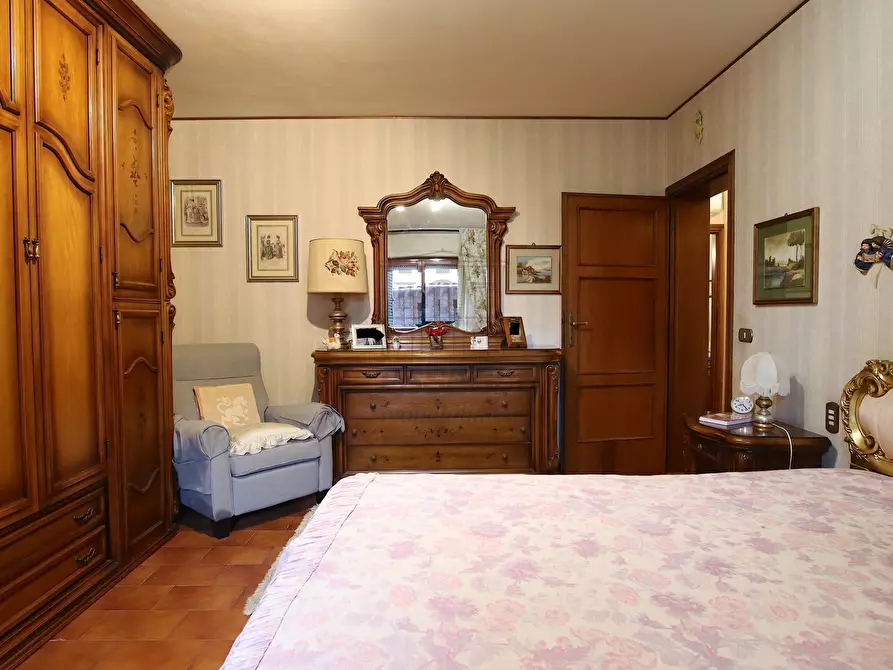 Immagine 11 di Villa in vendita  in Viale G. Puccini 1718 a Lucca