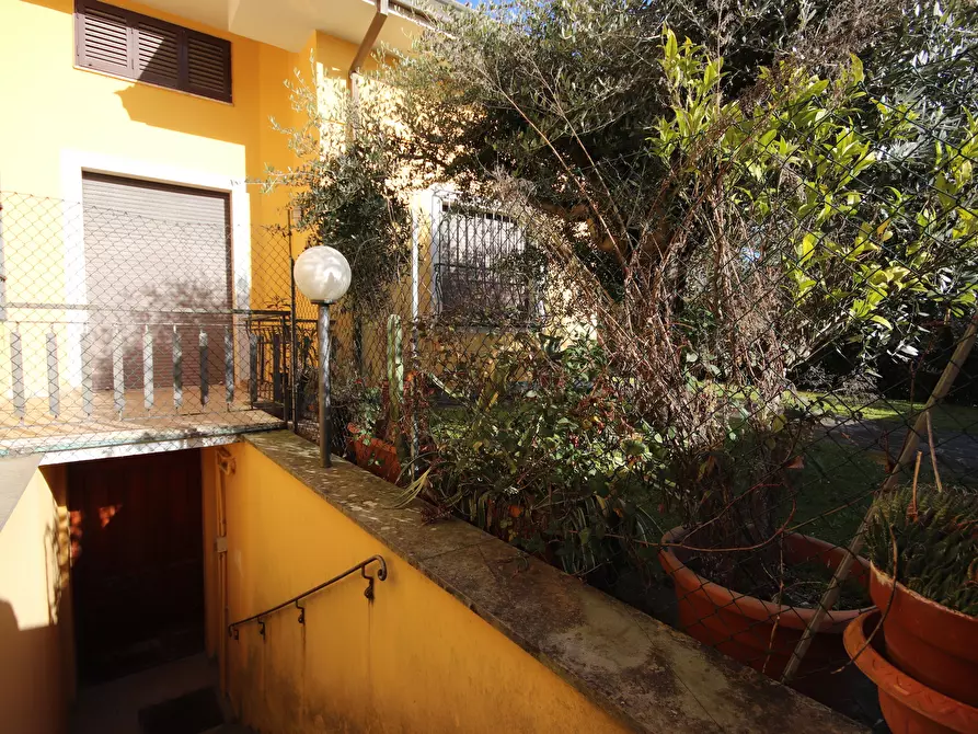 Immagine 18 di Villetta a schiera in vendita  in Via Delle Cornacchie 1016 a Lucca