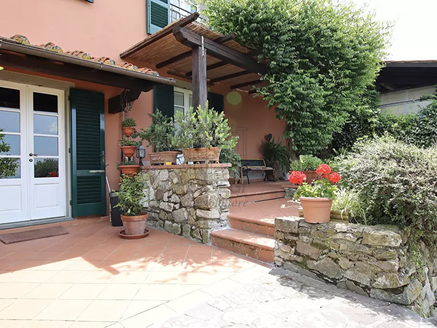 Immagine 39 di Rustico / casale in vendita  in Via Pieroni a Lucca