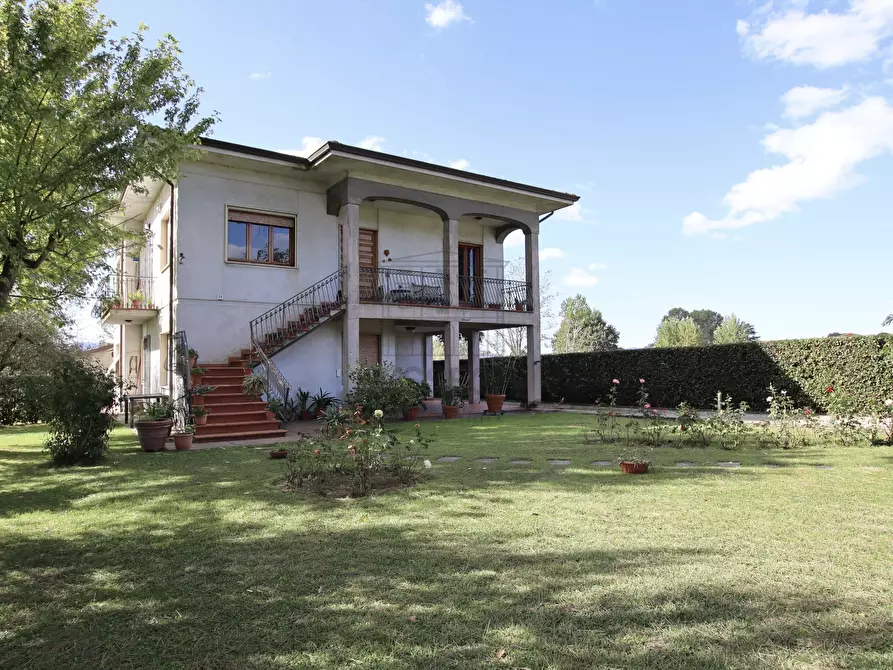 Immagine 1 di Casa indipendente in vendita  in Via Vecchia Pesciatina in Gragnano a Lucca
