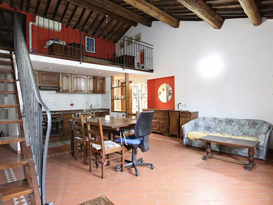 Immagine 1 di Appartamento in vendita  a Lucca
