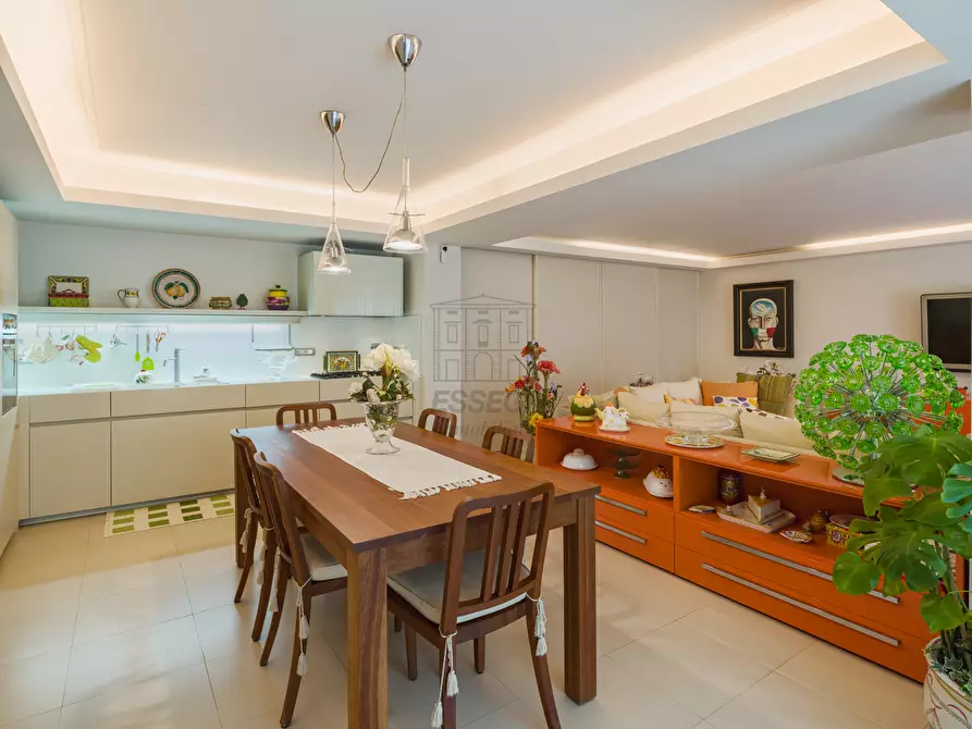 Immagine 15 di Villa in vendita  in Via di santa alessio 168 a Lucca