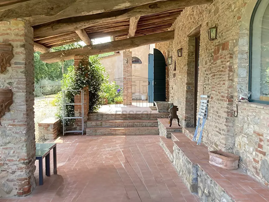 Immagine 10 di Rustico / casale in vendita  in Via della Scogliera 182 a Lucca