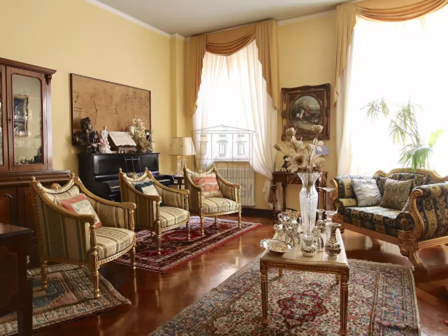 Immagine 1 di Appartamento in vendita  in VIa Fillungo a Lucca