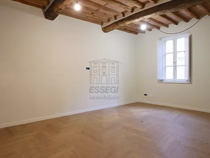 Immagine 8 di Appartamento in vendita  in Piazza San Giusto a Lucca