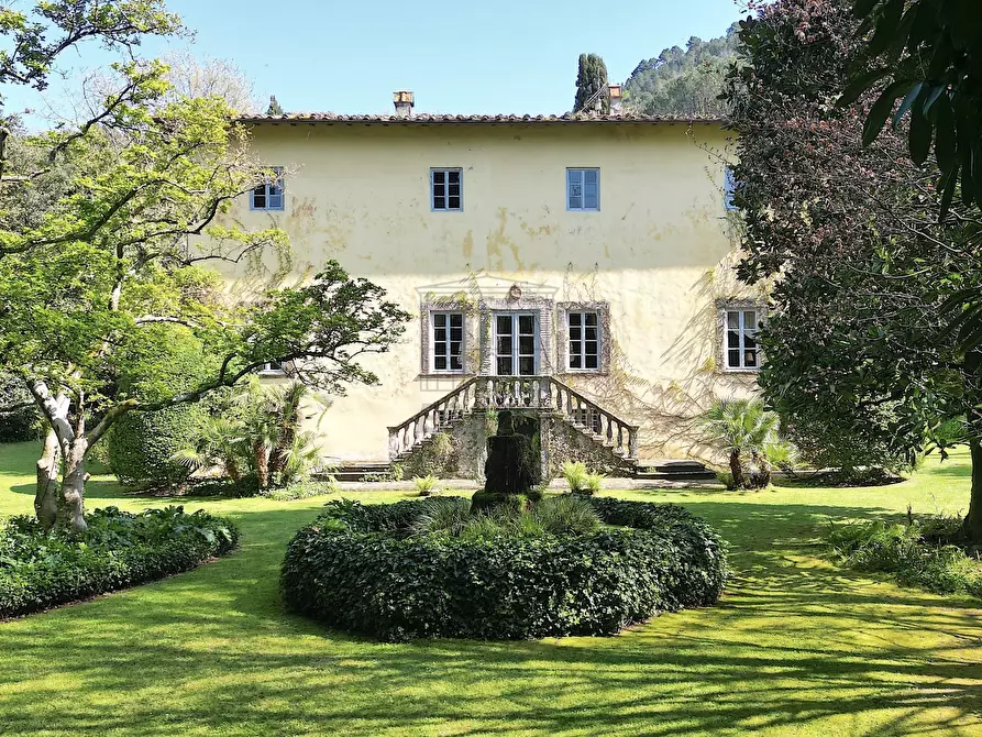 Immagine 4 di Villa in vendita  in Via di Vorno a Capannori