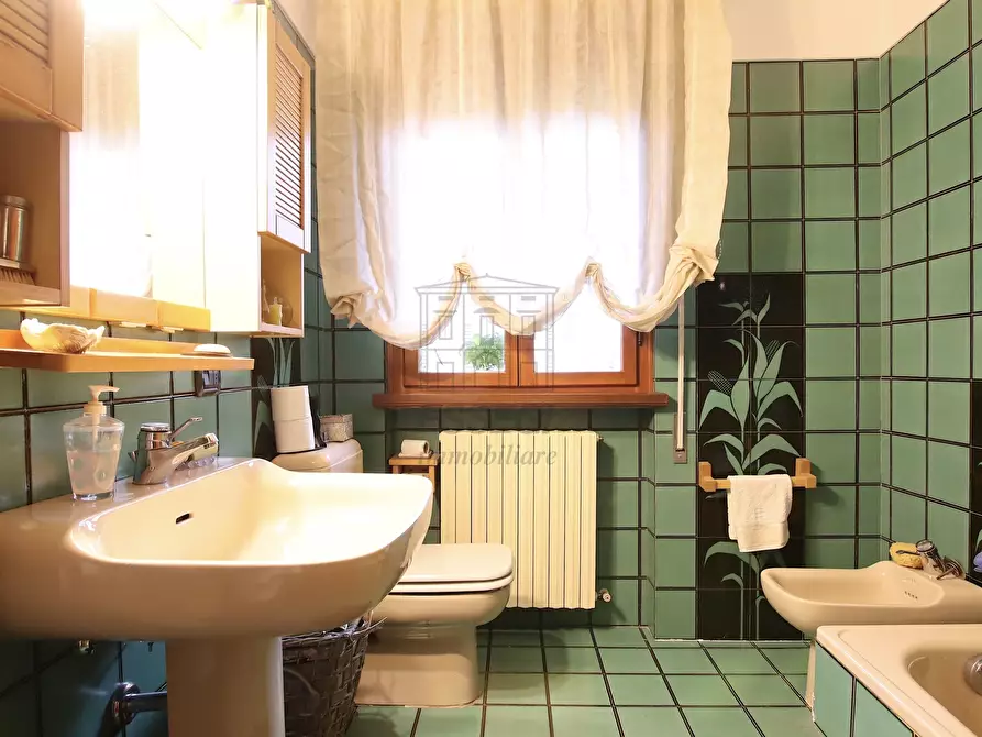 Immagine 10 di Villa in vendita  in Viale G. Puccini 1718 a Lucca