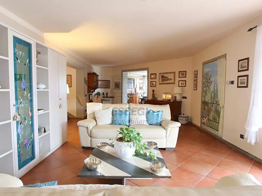 Immagine 4 di Villa in vendita  in Via dei Cotani 211 a Lucca