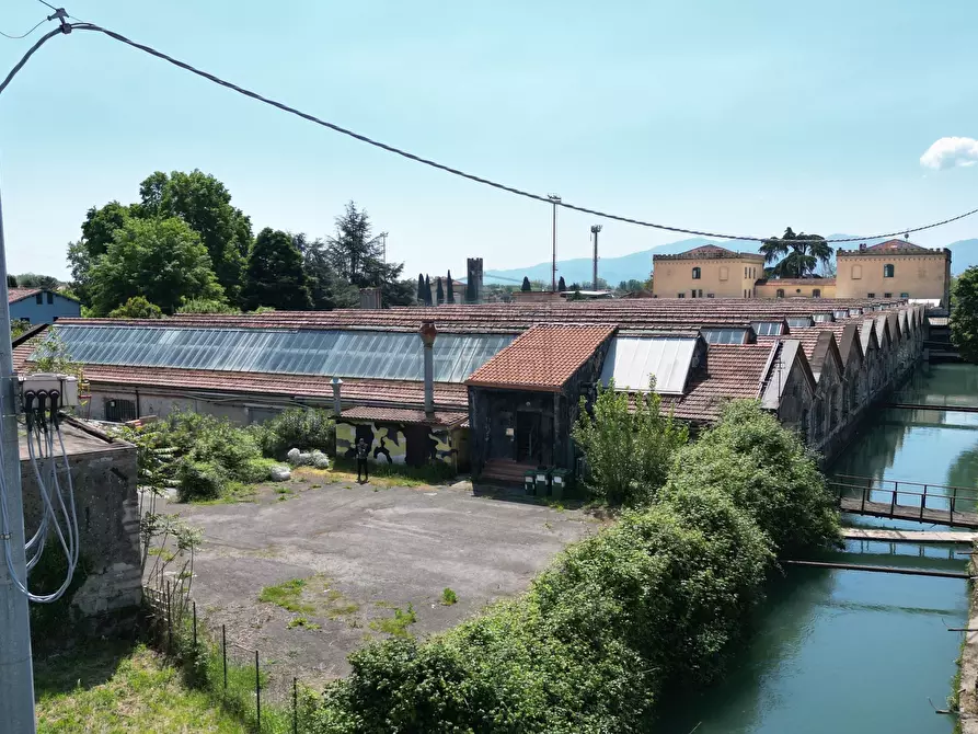 Immagine 5 di Attività artigianale in vendita  in Via della Chiesa di Saltocchio 171 a Lucca