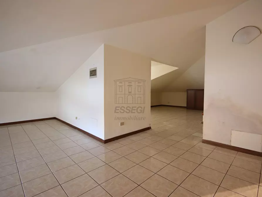 Immagine 16 di Villetta a schiera in vendita  in Via Delle Cornacchie 1016 a Lucca