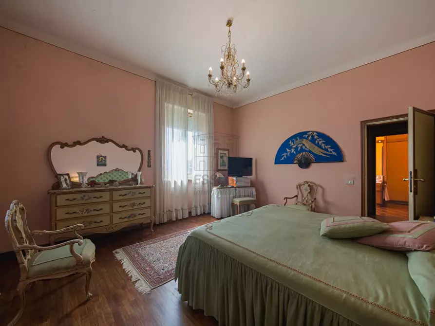 Immagine 27 di Villa in vendita  in Via Castruccio Buonamici a Lucca