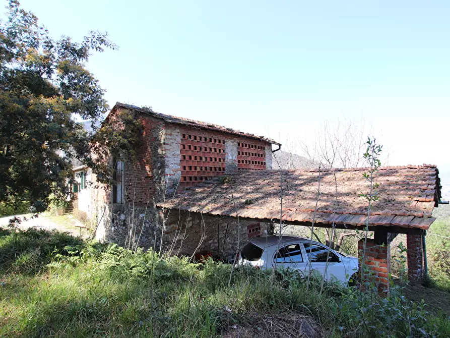 Immagine 38 di Rustico / casale in vendita  in Via del Borgo 55 a Lucca