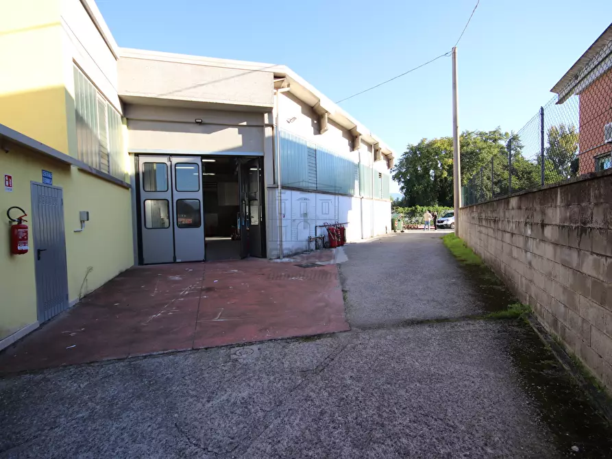 Immagine 6 di Attività artigianale in vendita  in Via Sarzanese 703 a Lucca