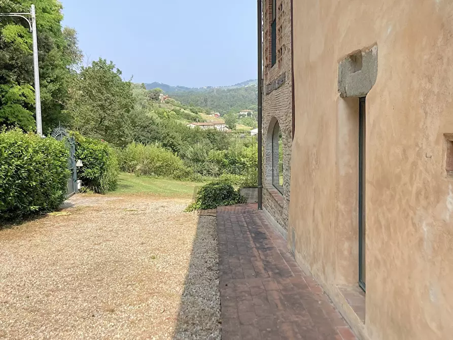 Immagine 9 di Rustico / casale in vendita  in Via della Scogliera 182 a Lucca