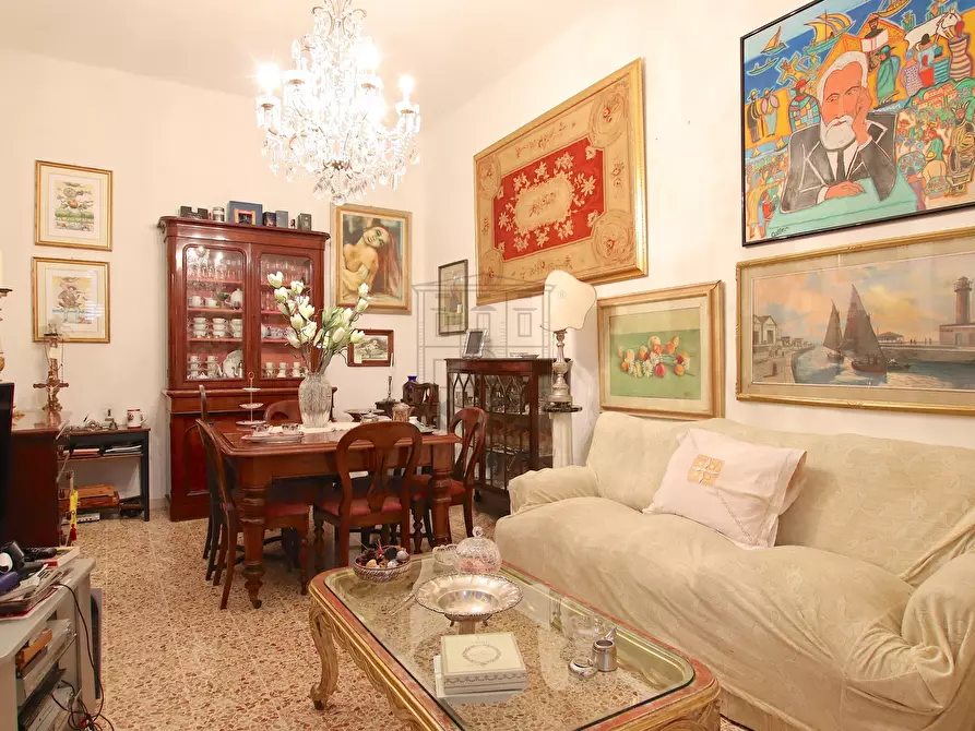 Immagine 8 di Casa bifamiliare in vendita  in Via della Santissima Annunziata 531 a Lucca