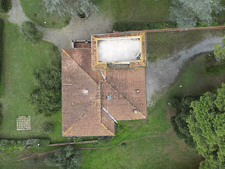 Immagine 5 di Villa in vendita  in traversa i 248 a Lucca