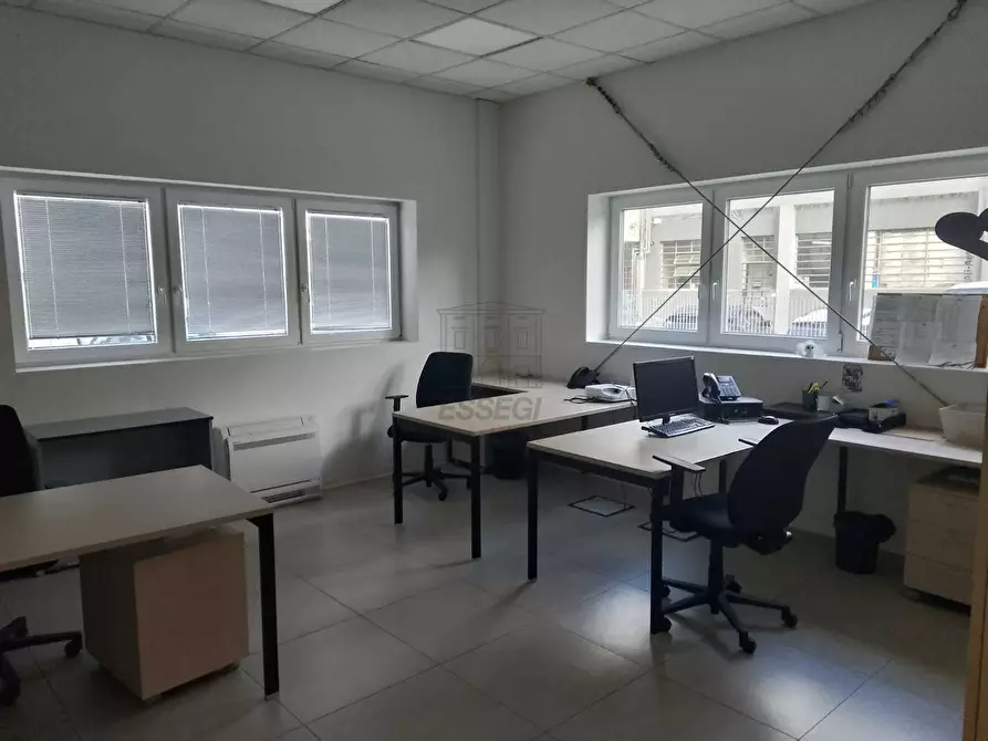 Immagine 3 di Attività artigianale in vendita  a Lucca