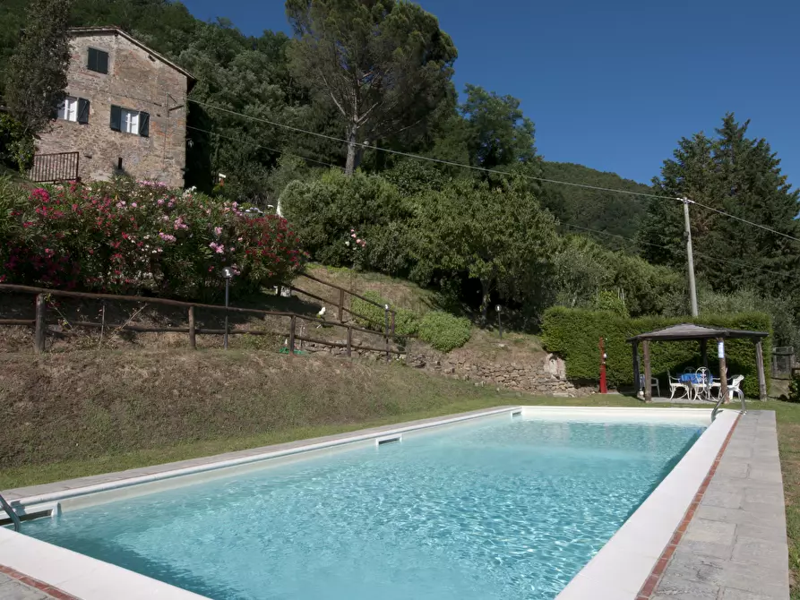 Immagine 9 di Rustico / casale in vendita  a Capannori