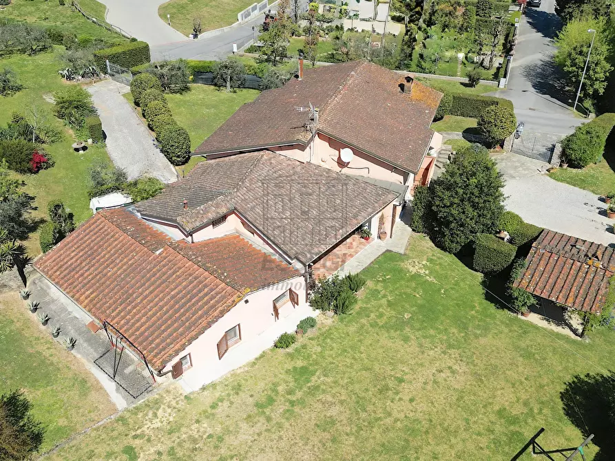 Immagine 6 di Villa in vendita  in Via Comunale Campolungo 51 a Lucca