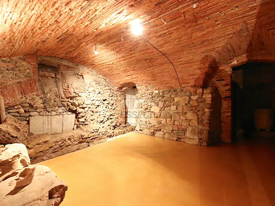 Immagine 5 di Locale commerciale in vendita  in Via Mordini a Lucca