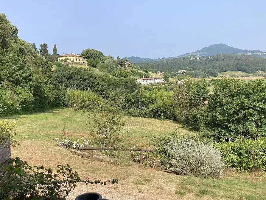 Immagine 17 di Rustico / casale in vendita  in Via della Scogliera 182 a Lucca