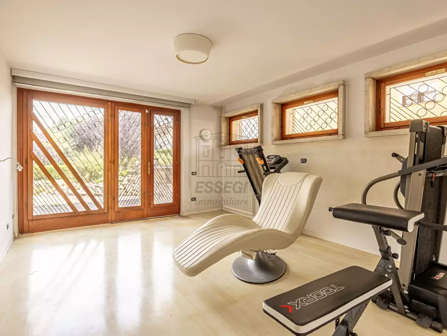 Immagine 27 di Villa in vendita  in Via dei Pellegrini a Lucca