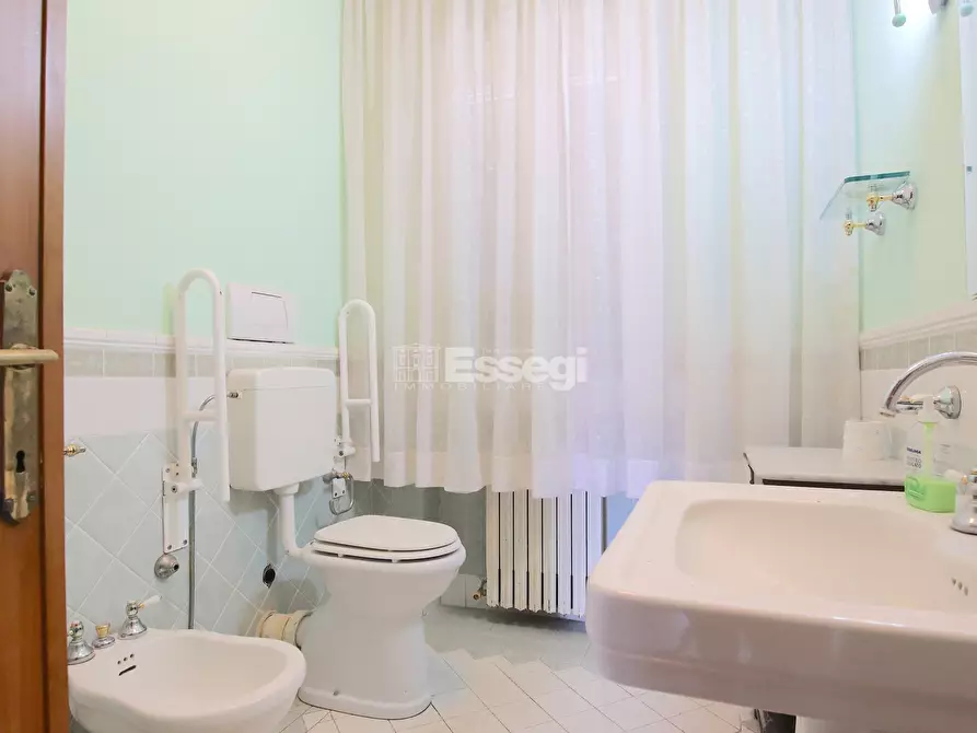 Immagine 43 di Villa in vendita  in Via del Parco 49 a Capannori