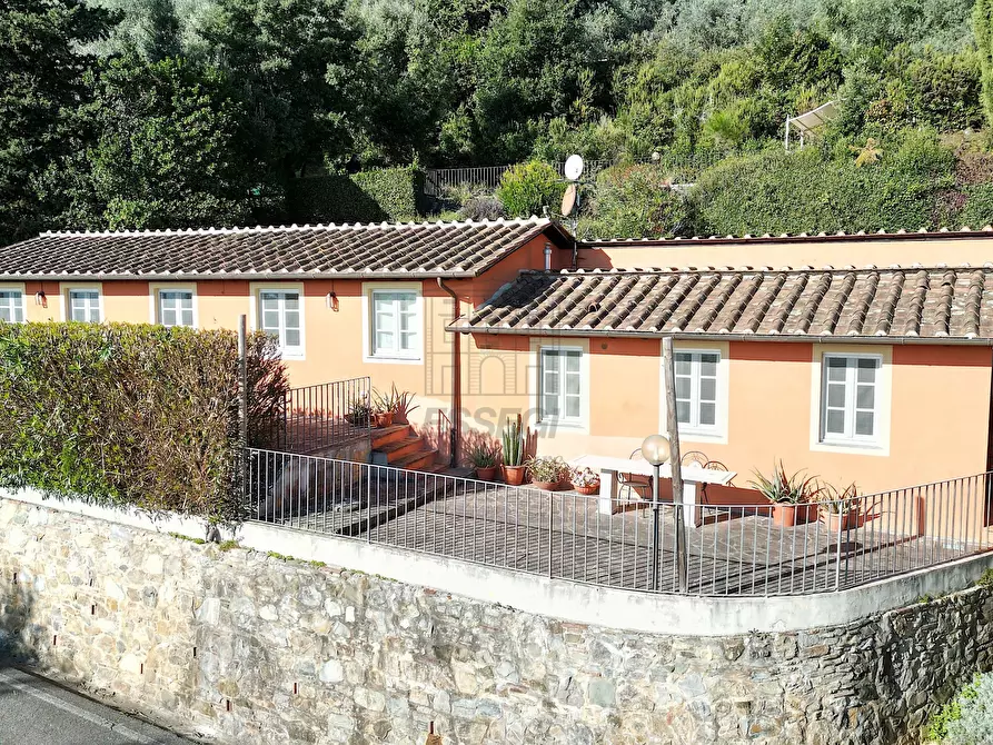 Immagine 1 di Rustico / casale in vendita  in Via di Mutigliano a Lucca
