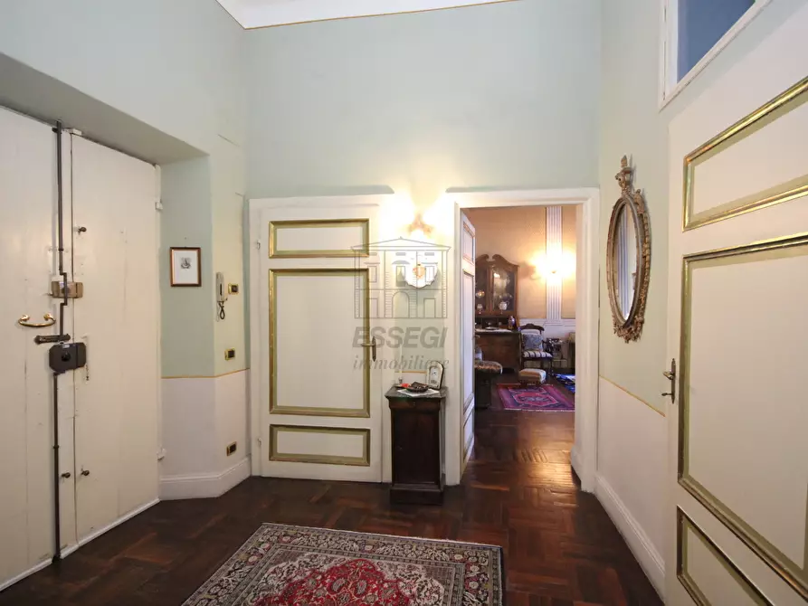 Immagine 9 di Appartamento in vendita  in piazza san frediano a Lucca