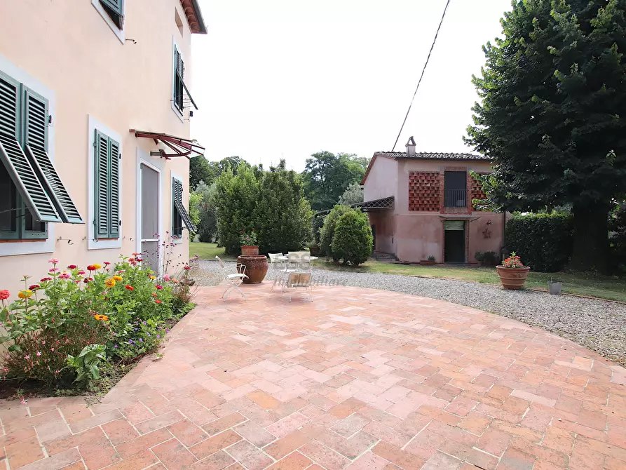 Immagine 24 di Villa in vendita  in Via di segromigno a Capannori