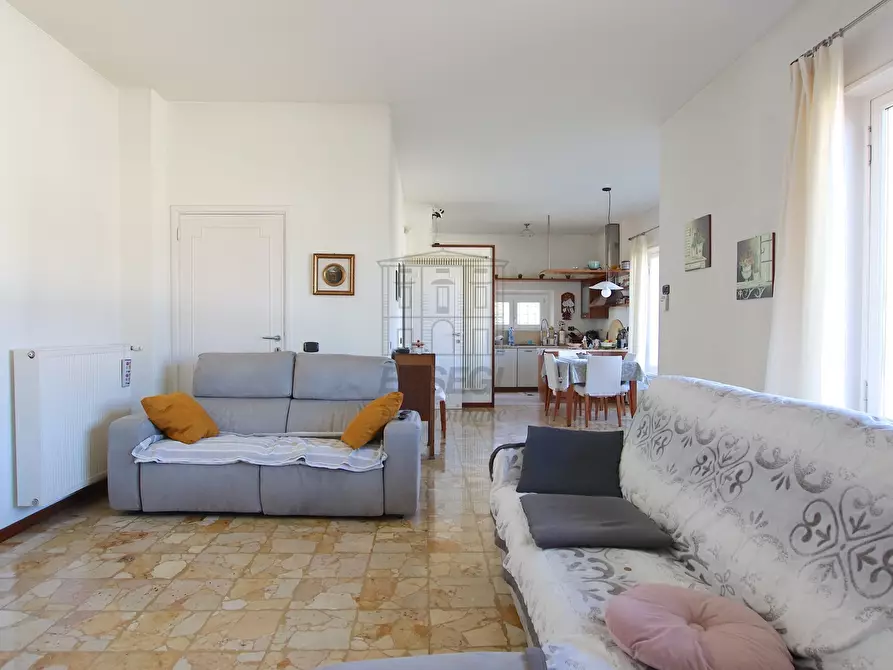 Immagine 6 di Villa in vendita  in Via Sarzanese 4289 a Lucca