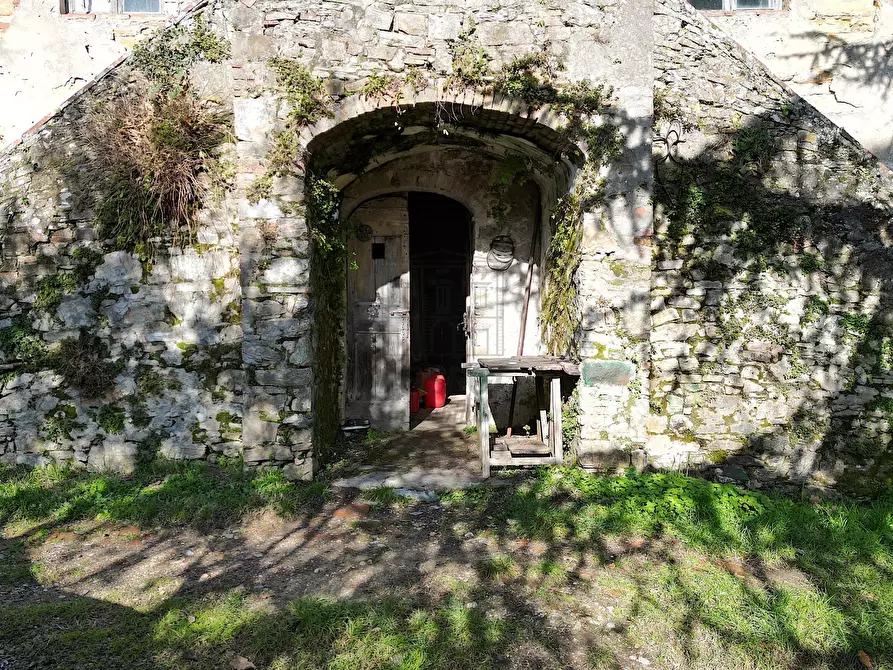 Immagine 8 di Rustico / casale in vendita  in via del brennero 1950 a Lucca