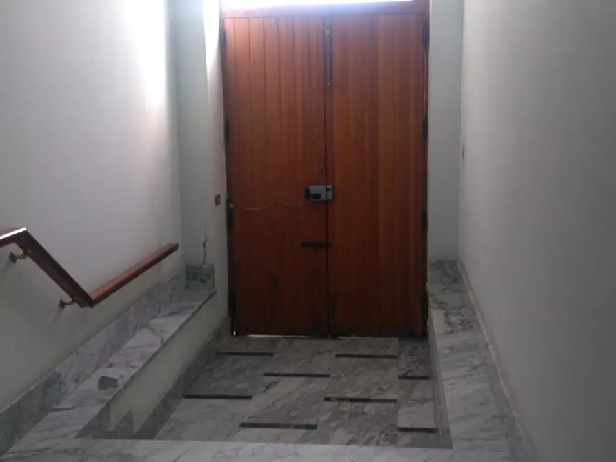 Immagine 10 di Trilocale in affitto  in Via Stadio a Melito Di Porto Salvo