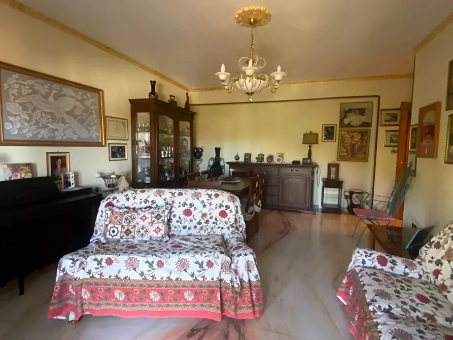 Immagine 13 di Pentalocale in vendita  in Viale Aldo Moro 15 a Bova Marina