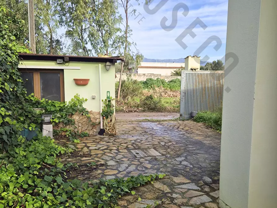 Immagine 19 di Villa in vendita  in Via del Pesco Fiorito a Quartu Sant'elena