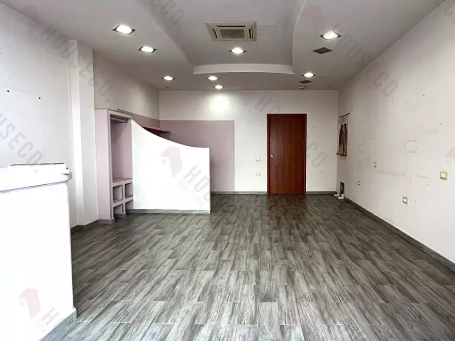 Immagine 2 di Attività artigianale in vendita  a Quartu Sant'elena