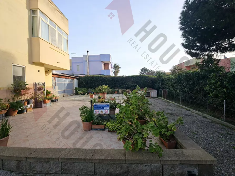 Immagine 4 di Villa in vendita  in via montecatini a Quartu Sant'elena