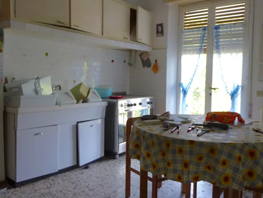 Immagine 7 di Quadrilocale in vendita  a Ameglia