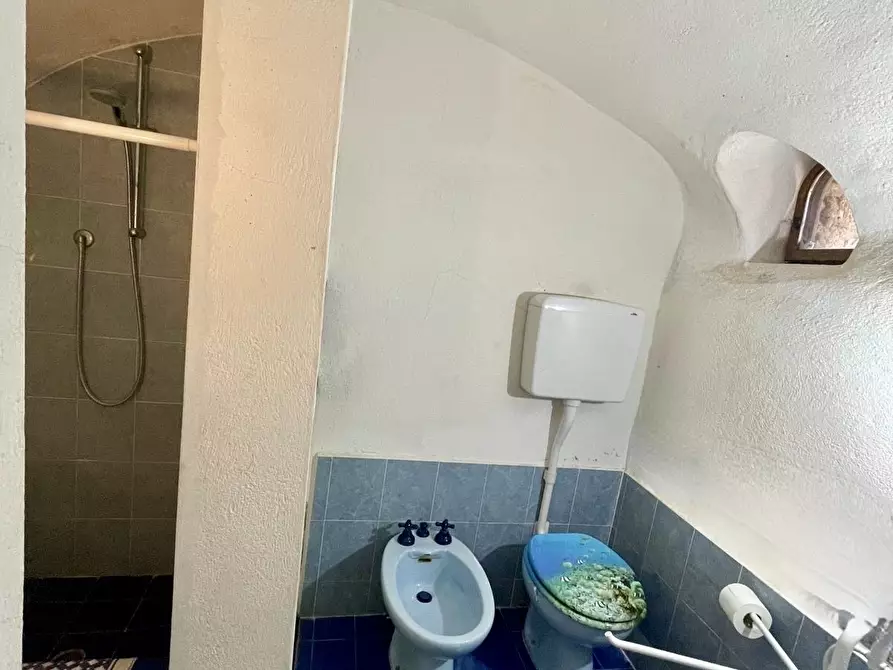 Immagine 30 di Pentalocale in vendita  in Piazza XIII Dicembre 6 a Ameglia