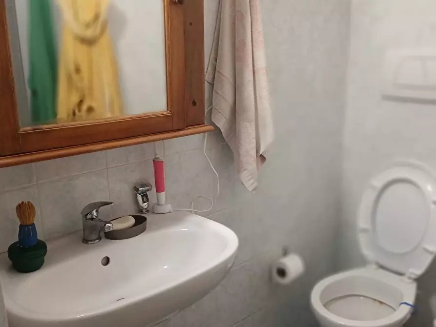 Immagine 15 di Bilocale in vendita  a Ameglia